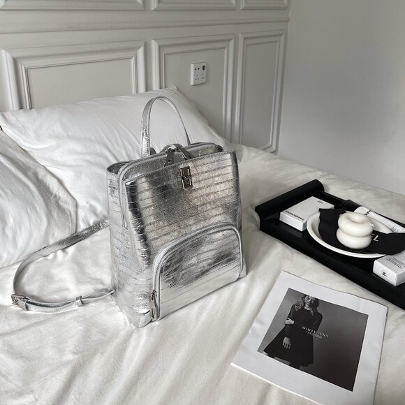 Lumière Luxe – A Leather Backpack for Bold Achievers main image 8